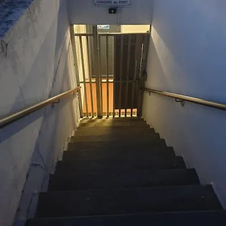 Botel Nuit Romantique Sur Un Bateau A *