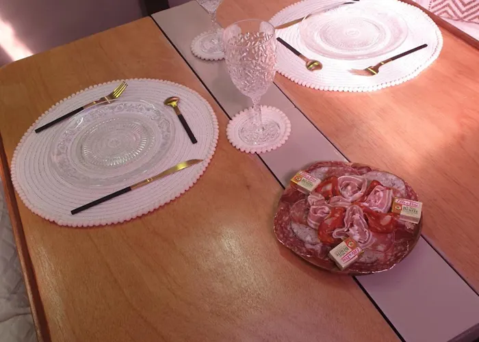 Nuit Romantique Sur Un Bateau A 보트호텔 도빌