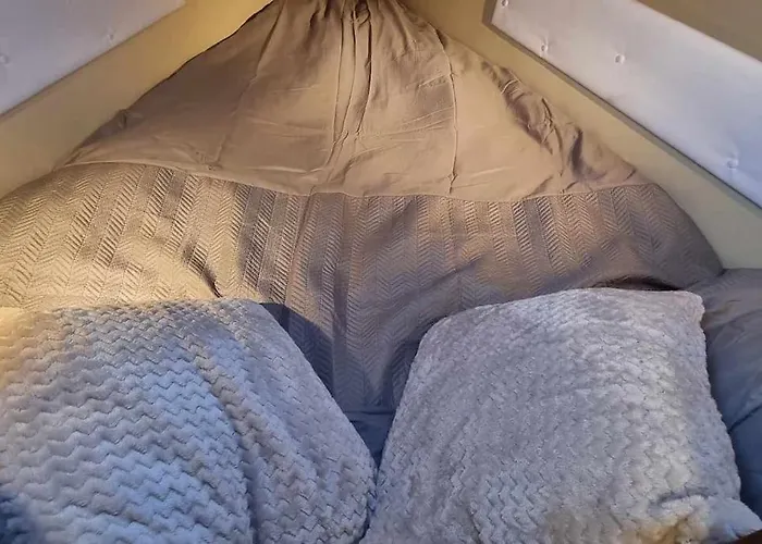 Nuit Romantique Sur Un Bateau A 보트호텔 *