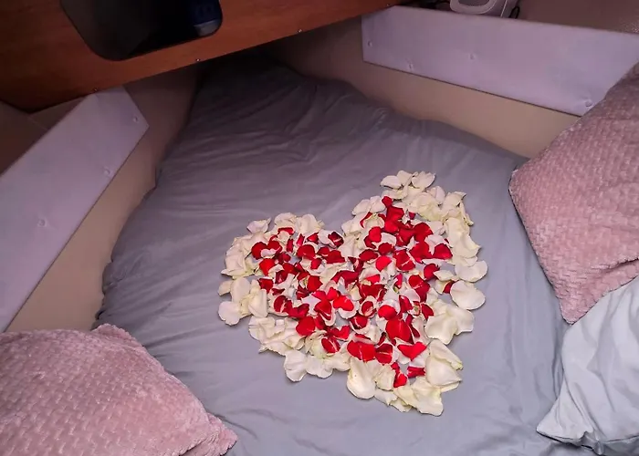 Nuit Romantique Sur Un Bateau A דוביל